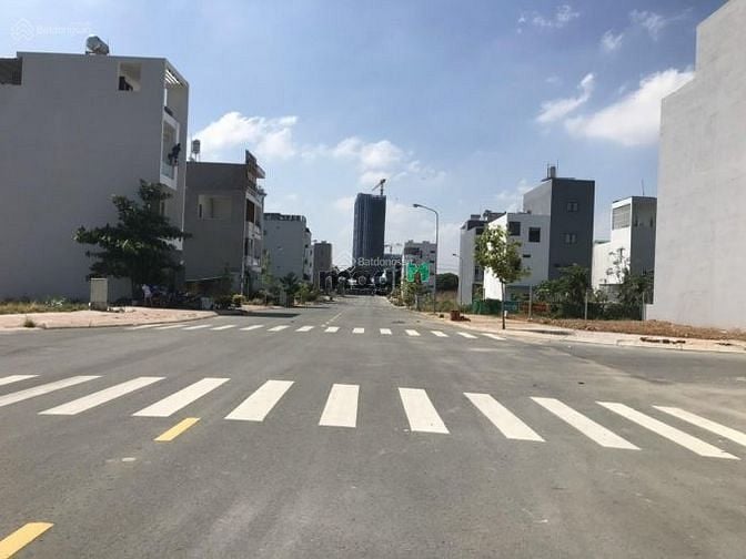 Hình ảnh Bán đất đường 970, P. Phú Hữu, Quận 9, DT 97m2, giá 2tỷ790, sổ riêng.