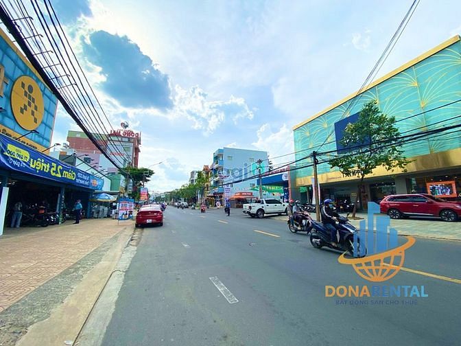 Hình ảnh Cho thuê mặt bằng đắc địa góc 2 mặt tiền Phạm Văn Th