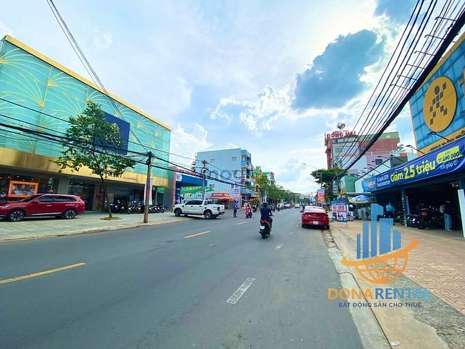 Hình ảnh Cho thuê mặt bằng đắc địa góc 2 mặt tiền Phạm Văn Th