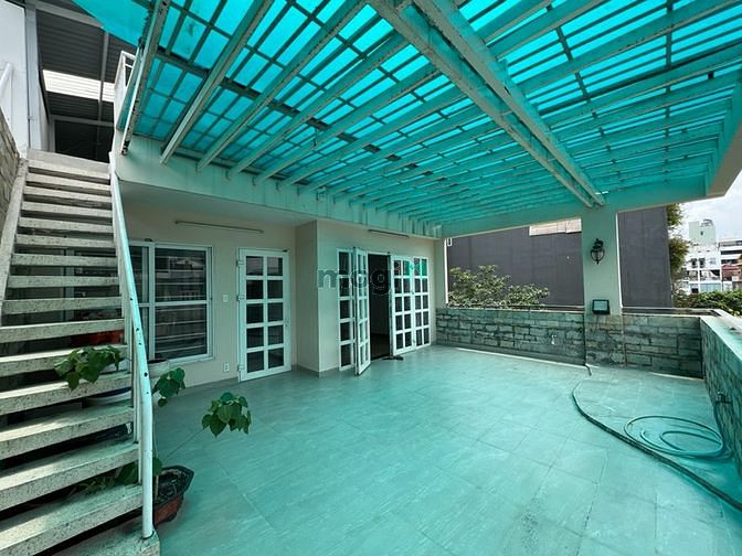 Hình ảnh Cho thuê nhà HXH rộng 8m Sư Vạn Hạnh, Q.10