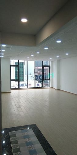 Hình ảnh Cho thuê nhà phố mặt tiền CMT8