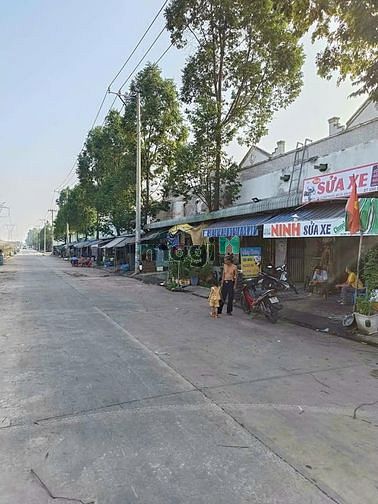 Hình ảnh Cần bán miếng đất 323m2 với  100% thổ cư, nằm trong khu dân cư