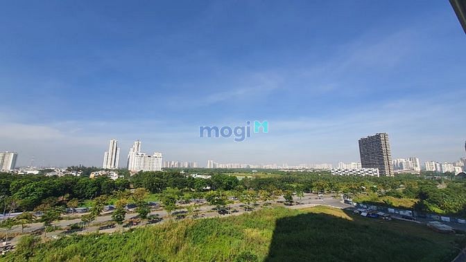 Hình ảnh Q7 Boulevard cho thuê nhà mới nội thất cơ bản .