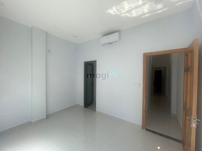 Hình ảnh CHDV mới 100% Gần ĐH Bách Khoa TPHCm  Máy Lạnh- Kệ bếp - khóa Vân tay