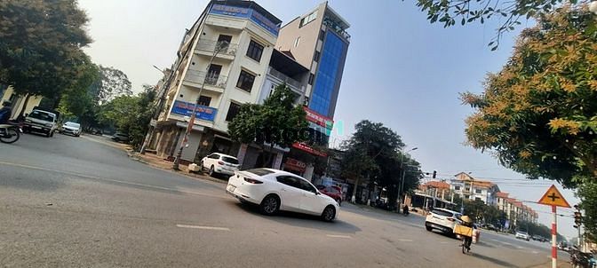 Hình ảnh Bán đất- Làn 2 Bình Than- Sát Vincom- Cạnh ngã 6-Kinh doanh sầm uất!
