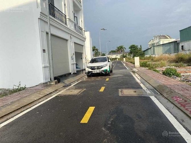 Hình ảnh Chính chủ bán gấp nền đất 50m2 cách bệnh viện Bình Tân 200m