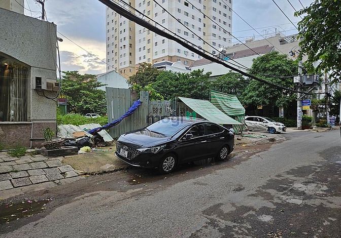 Hình ảnh Bán/ cho thuê đất lớn gần 500m2 góc 2 Mặt tiền Đg Số 18 Phạm Văn Đồng