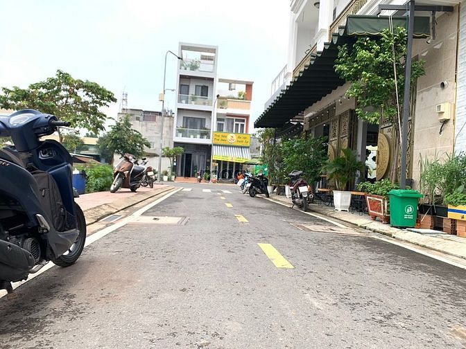 Hình ảnh Bán Lô Đất 50m2 Gần Trường THPT Nguyễn Hữu Cảnh, Bệnh Viện Bình Tân