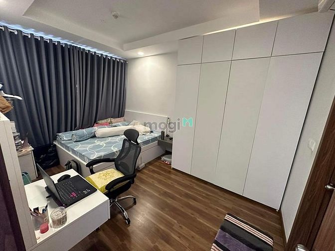 Hình ảnh Bán CHUNG CƯ Oriental Plaza, QUẬN TÂN PHÚ 106m2 chỉ 2tỷ Sẵn sổ