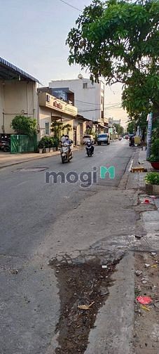 Hình ảnh Ngợp BanK bán gấp Đất 26x35 Lê trọng Tấn MT đường15m.