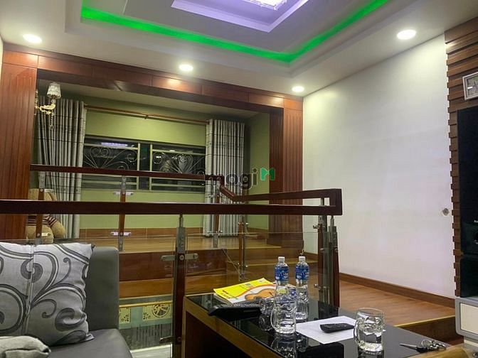 Hình ảnh Bán gấp nhà Cách Mạng Tháng 8. quận 3 HxH