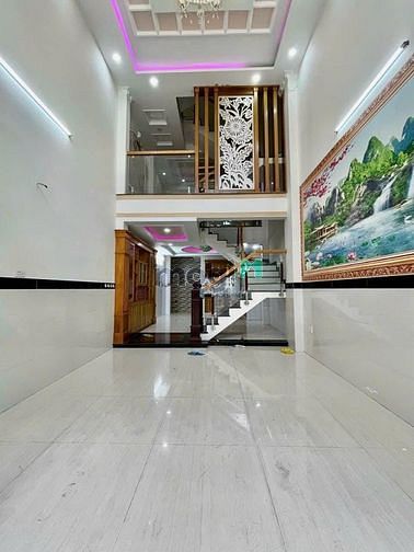Hình ảnh Cho thuê nhà 258B Cách Mạng Tháng 8, Quận 3. DTSD hơn 200m2