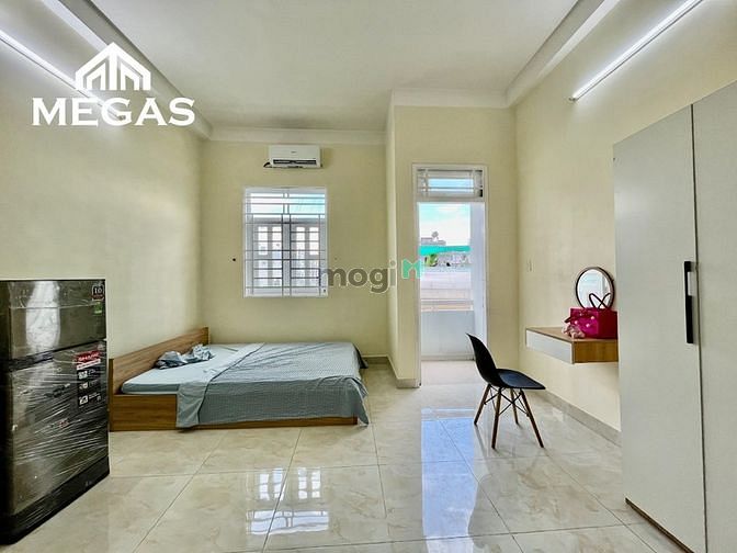 Hình ảnh Cho thuê Trang Chủ MB66.COM / Đăng Ký Tặng 66K Studio Đầy đủ NT ngay Dương Quảng Hàm ban công lớn