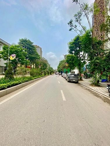 Hình ảnh Bán Đất Phố Lạc Long Quân. Tây Hồ. DT 176M. Giá 18 Tỷ