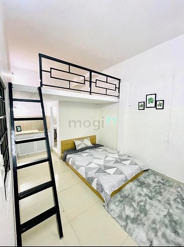 Hình ảnh Phòng full nội thất 30m2 sát cầu vượt Cộng Hoà
