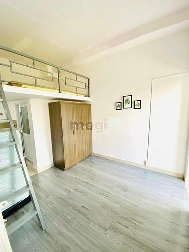 Hình ảnh Phòng full nội thất 30m2 sát cầu vượt Cộng Hoà