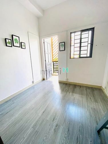 Hình ảnh Phòng full nội thất 30m2 sát cầu vượt Cộng Hoà