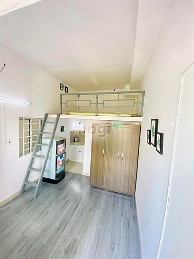 Hình ảnh Phòng full nội thất 30m2 sát cầu vượt Cộng Hoà