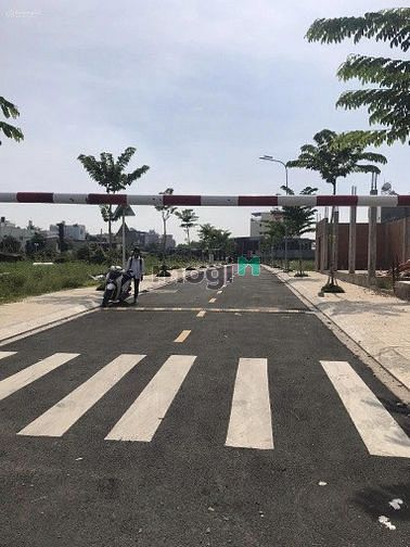 Hình ảnh Tôi cần bán lô đất 80m²/2tỷ3 ở Lê Văn Thịnh-Quận 2. Sổ sẵn