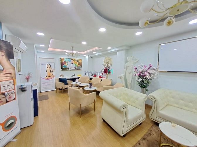 Hình ảnh MẶT TIỀN ngang 7M, kinh doanh siêu vip. Ngay vòng xoay ngã sáu Quận 1.