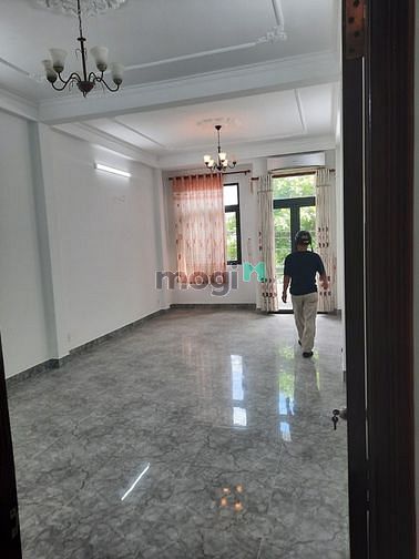 Hình ảnh Cho Thuê Nguyên Căn Đường Tạ Quang Bửu Q.8 để Ở Hoặc Kinh Doanh