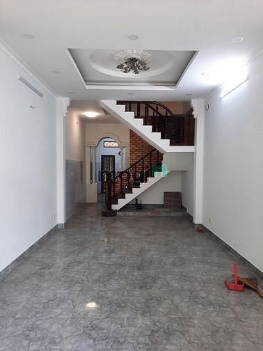 Hình ảnh Cho Thuê Nguyên Căn Đường Tạ Quang Bửu Q.8 để Ở Hoặc Kinh Doanh