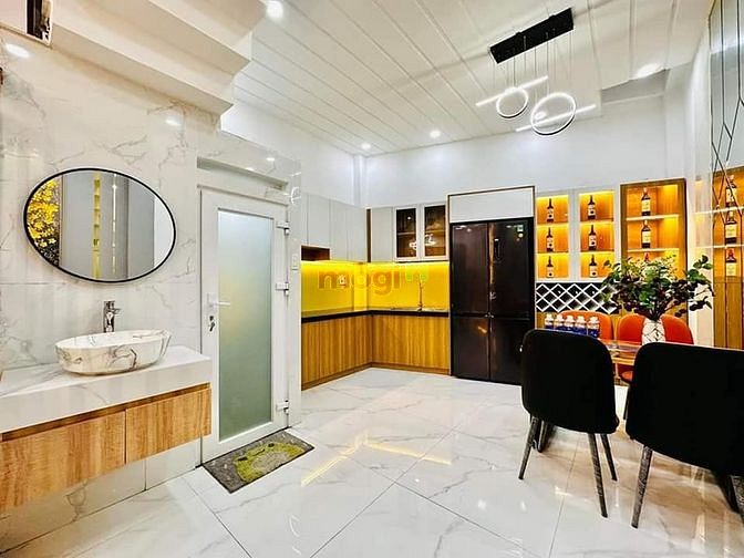 Hình ảnh Hẻm 5m Bùi Văn Ba, Quận 7, 68m2, 2 Lầu, 4PN, Nhà Đẹp, SHR, HXH