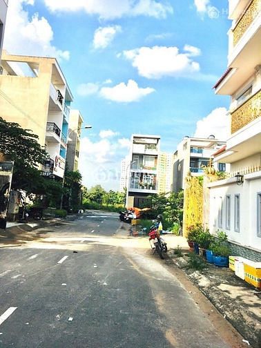 Hình ảnh Kẹt tiền cần bán lổ nền đất 66.2m2 thổ cư. MT đường hương lộ 2.