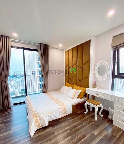 Hình ảnh Cho thuê căn 2PN KINGDOM101 có đầy đủ nội thất giá 18,5 triệu -73m2