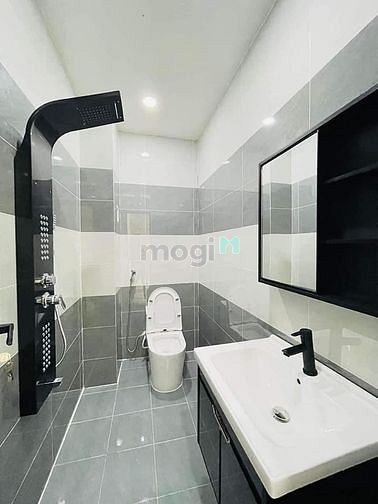 Hình ảnh CỰC PHẨM Lãnh Binh Thăng Q11,68m²,1 tỷ 680, 2Pn 3wc SHR, HXH