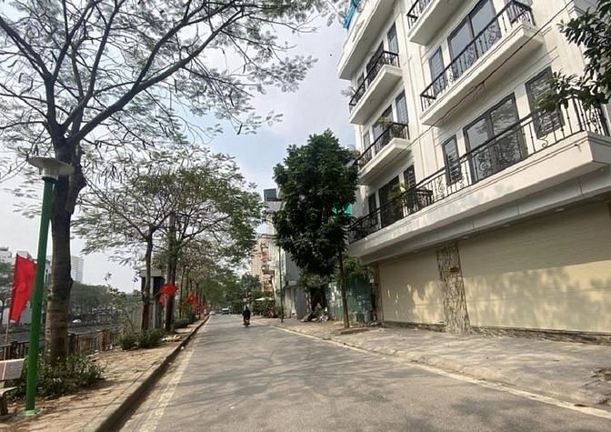 Hình ảnh Tòa nhà 6 tầng thang máy mặt phố Vệ Hồ. DT 120m2, 45 tỷ. Kinh doanh