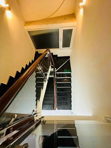 Hình ảnh Cho thuê nhà có hầm chứa hơn 20 xe máy quận 3