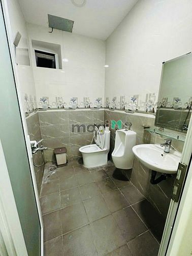Hình ảnh Cho thuê nhà có hầm chứa hơn 20 xe máy quận 3
