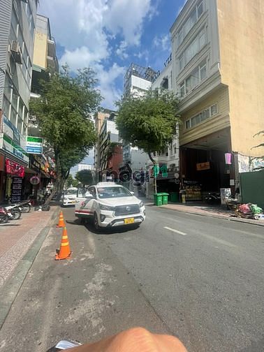 Hình ảnh Cho thuê đất trống đường  Thái Văn Lung ngay ngã tư Lê Thánh Tôn
