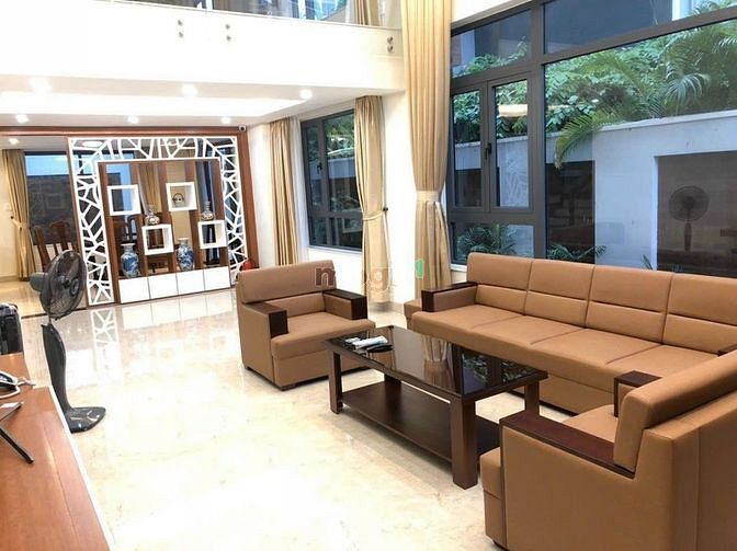 Hình ảnh Gia đình cần cho thuê biệt thự Phú Mỹ Hưng, Quận 7