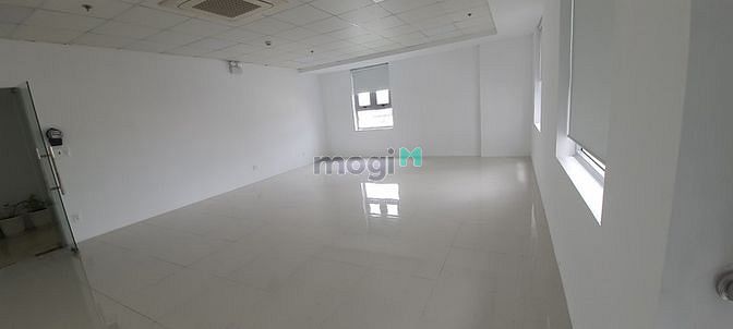 Hình ảnh Office tại Luxcity 528 Huỳnh Tấn Phát cạnh bên là siêu thị Chợ Lớn.
