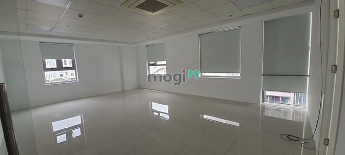 Hình ảnh Office tại Luxcity 528 Huỳnh Tấn Phát cạnh bên là siêu thị Chợ Lớn.