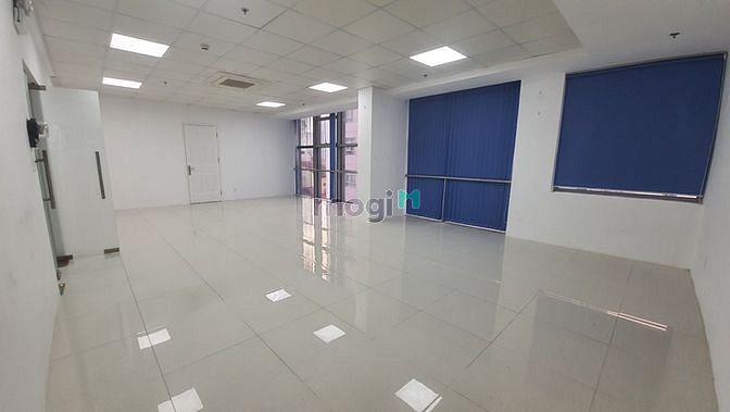 Hình ảnh Office tại Luxcity 528 Huỳnh Tấn Phát cạnh bên là siêu thị Chợ Lớn.
