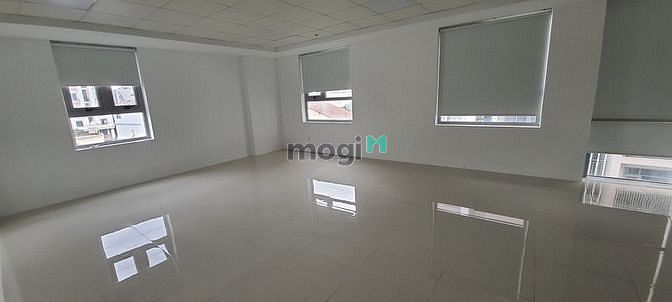 Hình ảnh Office tại Luxcity 528 Huỳnh Tấn Phát cạnh bên là siêu thị Chợ Lớn.