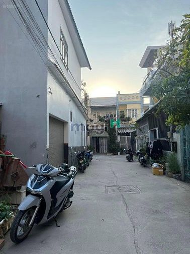 Hình ảnh Ngân hàng thanh lý gấp nền ở Nguyễn Xiển, Quận9. 90m²/2tỷ2. SHR