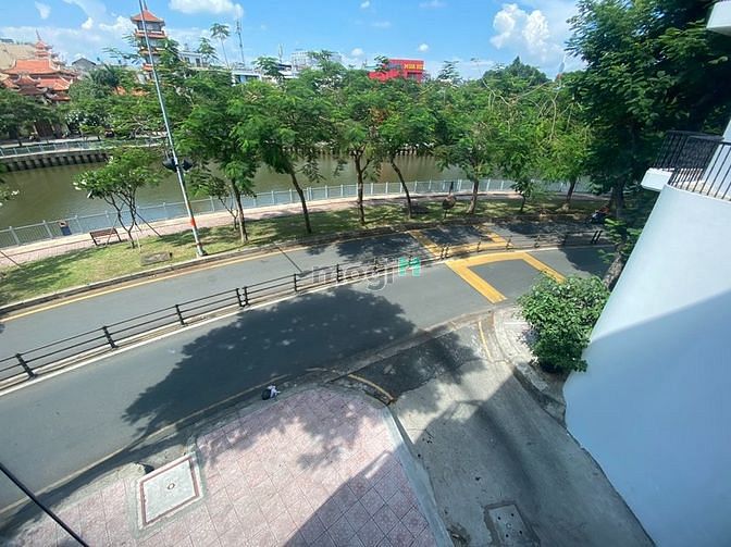 Hình ảnh 15m x 15m, Hầm 5 Tầng. Phường Đa Kao, QUẬN 1. Có thang máy