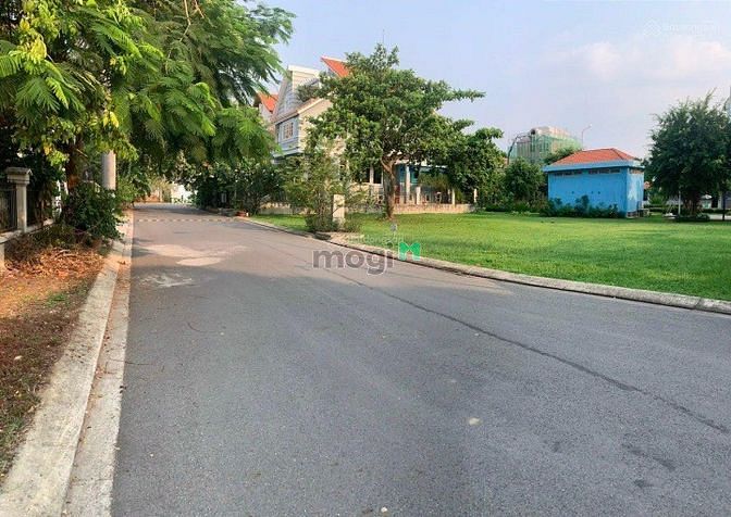 Hình ảnh Ngân hàng thanh lý gấp nền đất ở Hoàng Hữu Nam, Quận 9. 70m²/2tỷ1. SHR