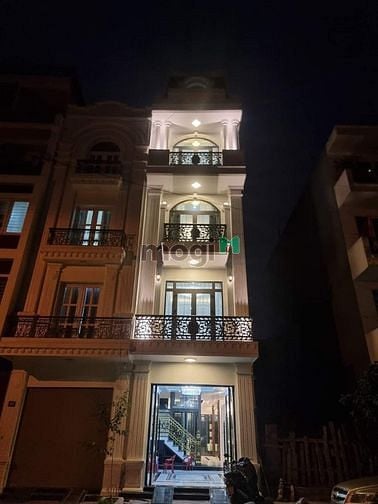 Hình ảnh Bán nhà 5 tầng lê hồng phong siêu víp có thang máy