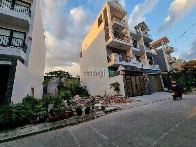 Hình ảnh Cần tiền bán đất ở đường Lê Văn Việt, Quận 9 . 80m²/2tỷ3. SHR