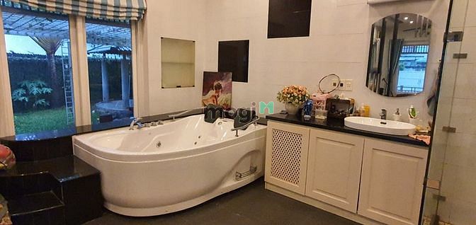 Hình ảnh Cho thuê biệt thự TP. Thủ Đức đường Tam Bình rộng 1200m2 full nội thất