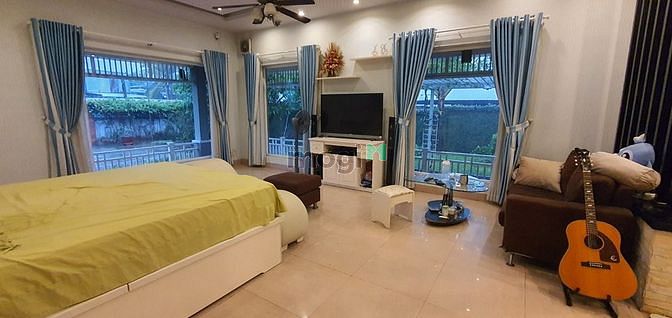 Hình ảnh Cho thuê biệt thự TP. Thủ Đức đường Tam Bình rộng 1200m2 full nội thất