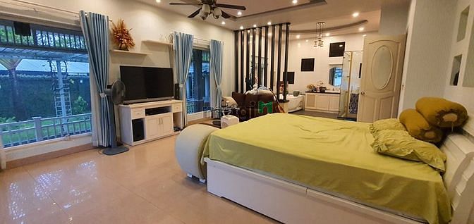 Hình ảnh Cho thuê biệt thự TP. Thủ Đức đường Tam Bình rộng 1200m2 full nội thất