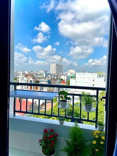 Hình ảnh Trống lại phòng full nội thất có bancol riêng gần sân bay Tân Sơn Nhất