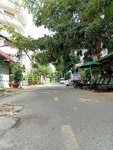 Hình ảnh Cần bán gấp nền đất ở đường Lã Xuân Oai, Quận 9. 80m²/2tỷ3. SHR