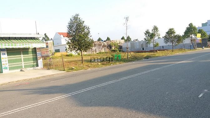 Hình ảnh Bán 300m2 Đất Mặt Tiền Vuông Vức, SH Riêng, Full Thổ Cư, Dân Đông Kín
